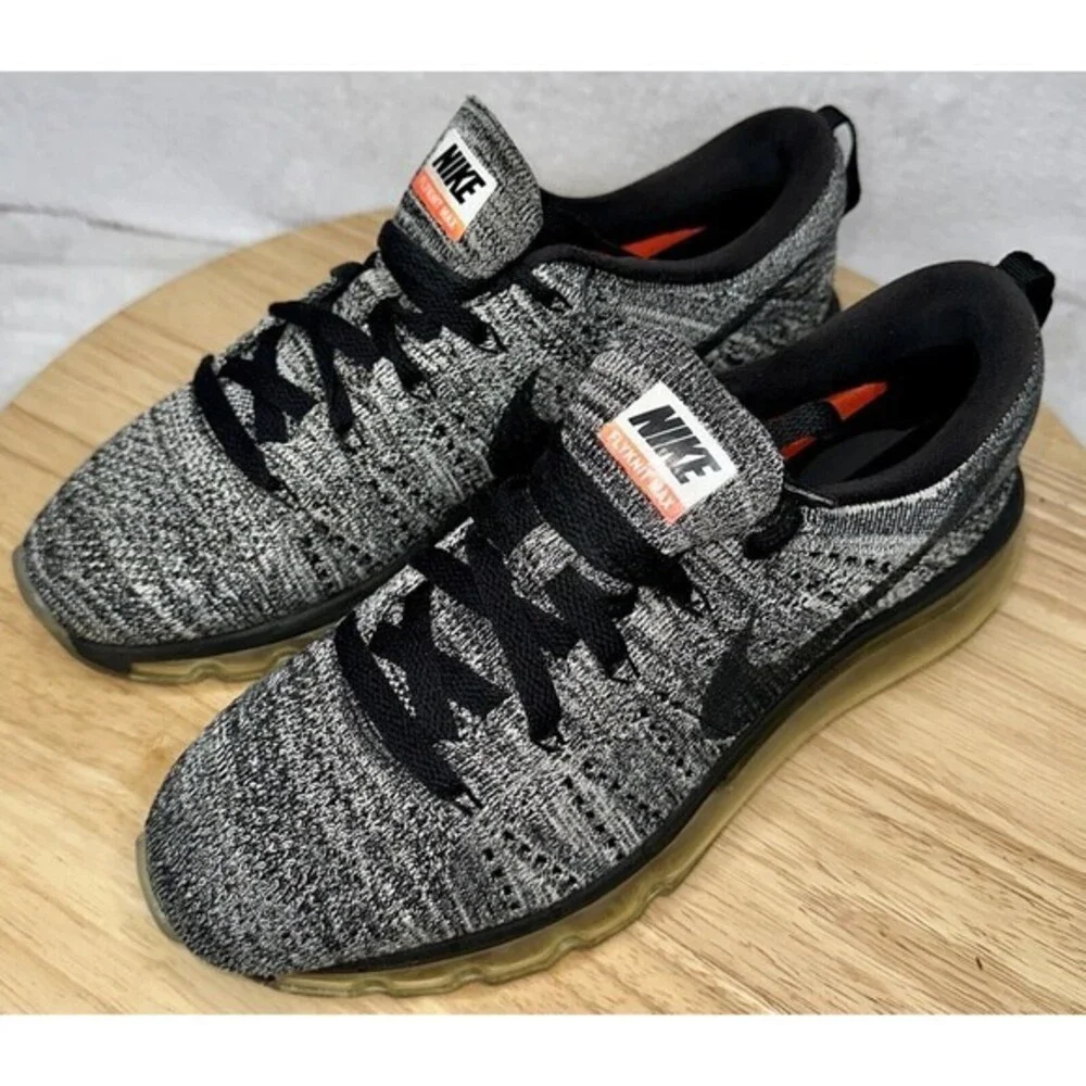 Nike Flyknit Max Oreo running shoes- 620469-105 Men’s Size 7‎